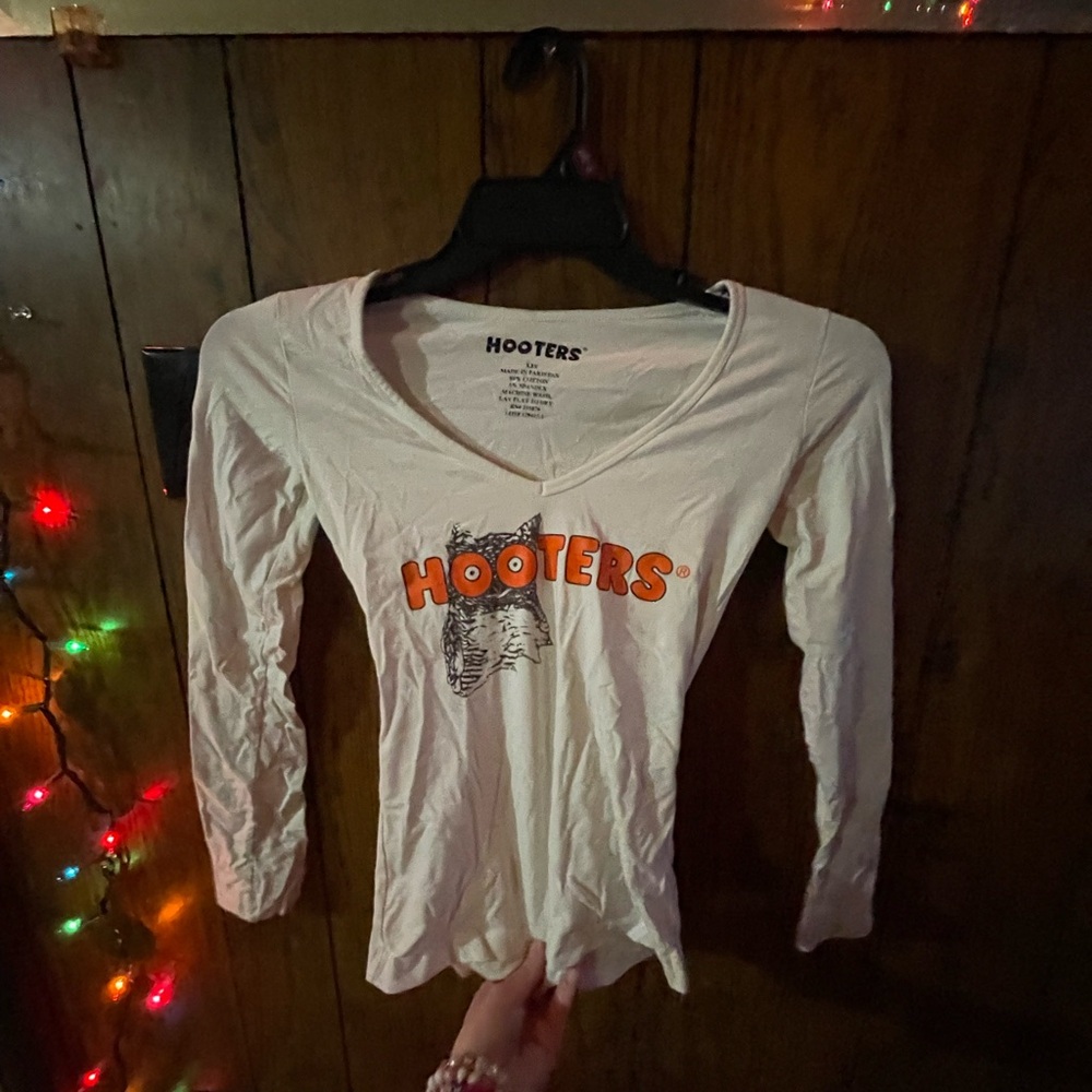 Hooters White Long Sleeve V-Neck Logo Graphic Top Size XXXS